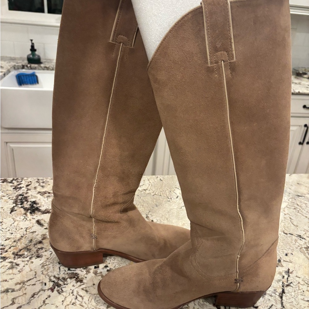 Frye Women's Carson Suede Boots, size 8
